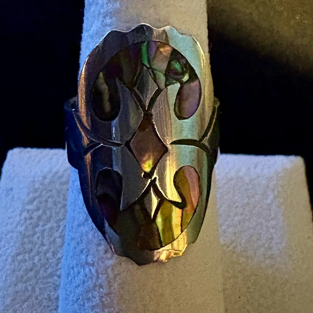 Navajo Signed Sterling Silver Abalone Inlay Set Seven Ring. Size 7 - Picture 2 of 7